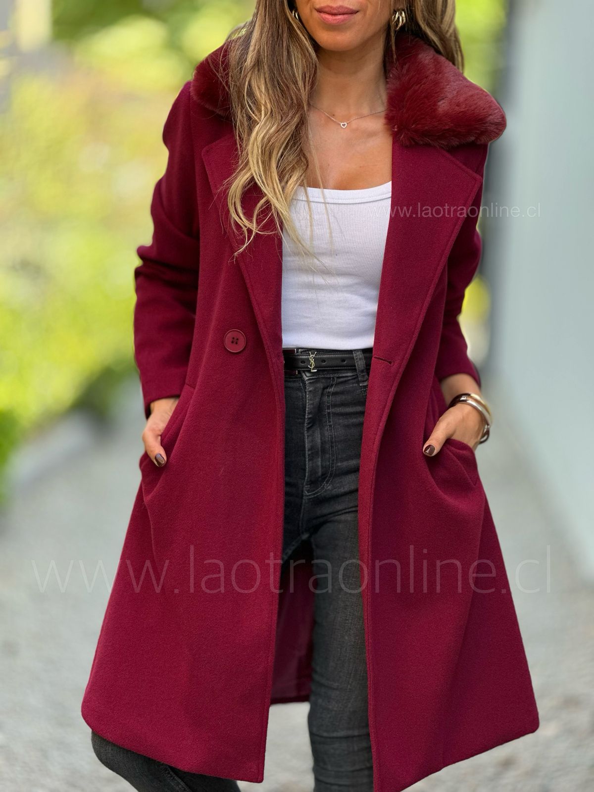 Abrigo Reina Isabel cherry