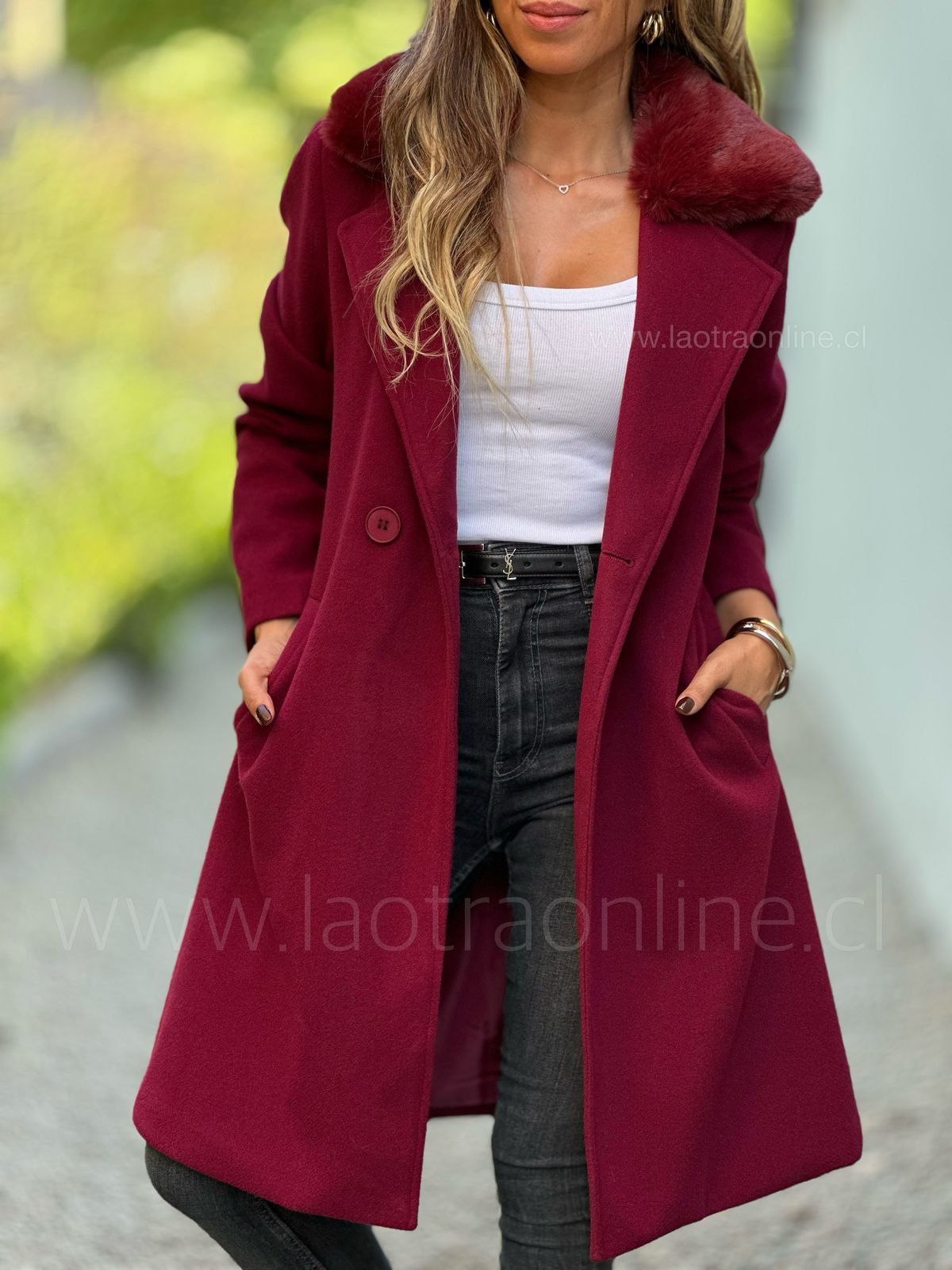 Abrigo Reina Isabel cherry
