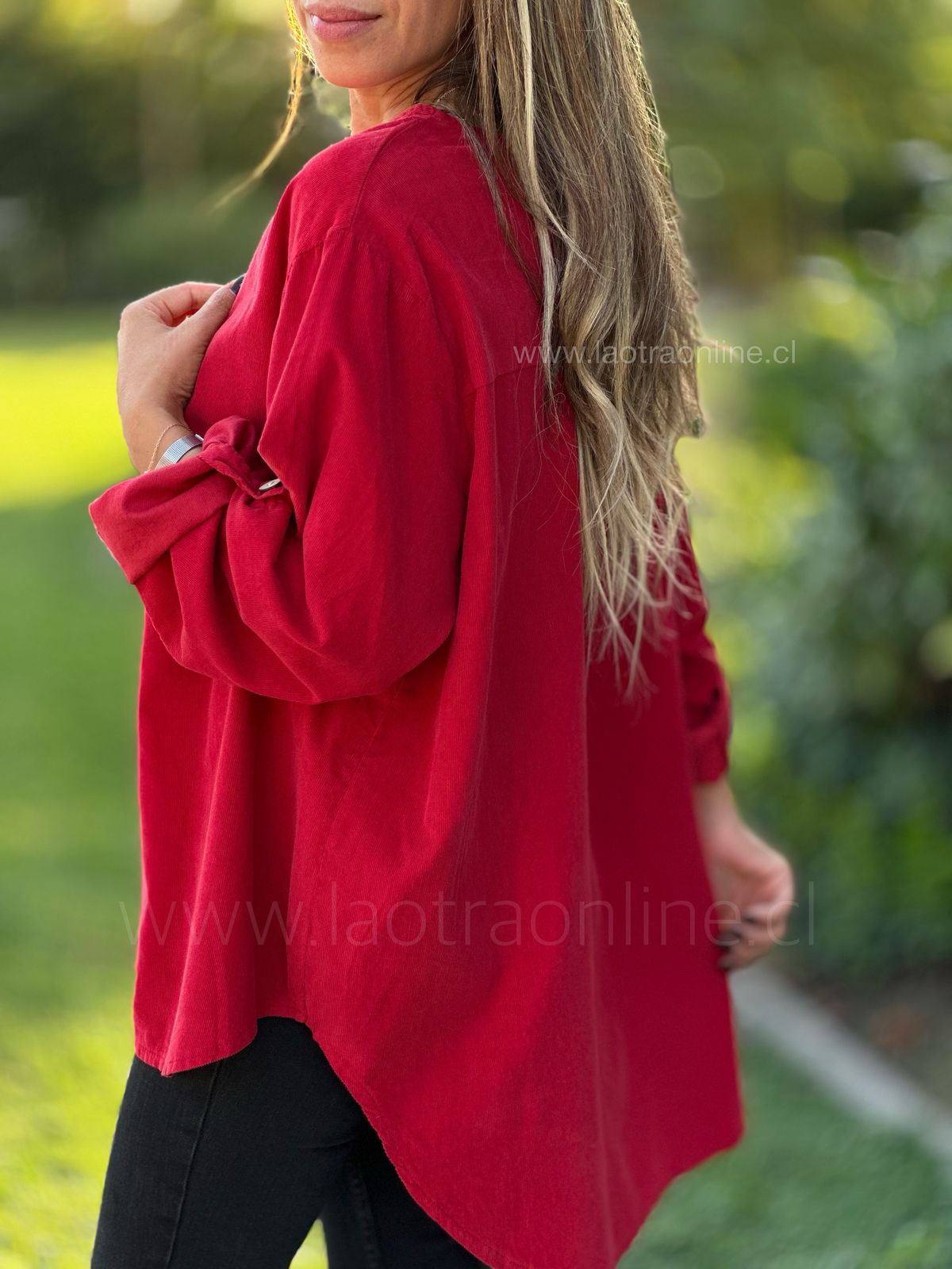 Blusa boton dorado rojo