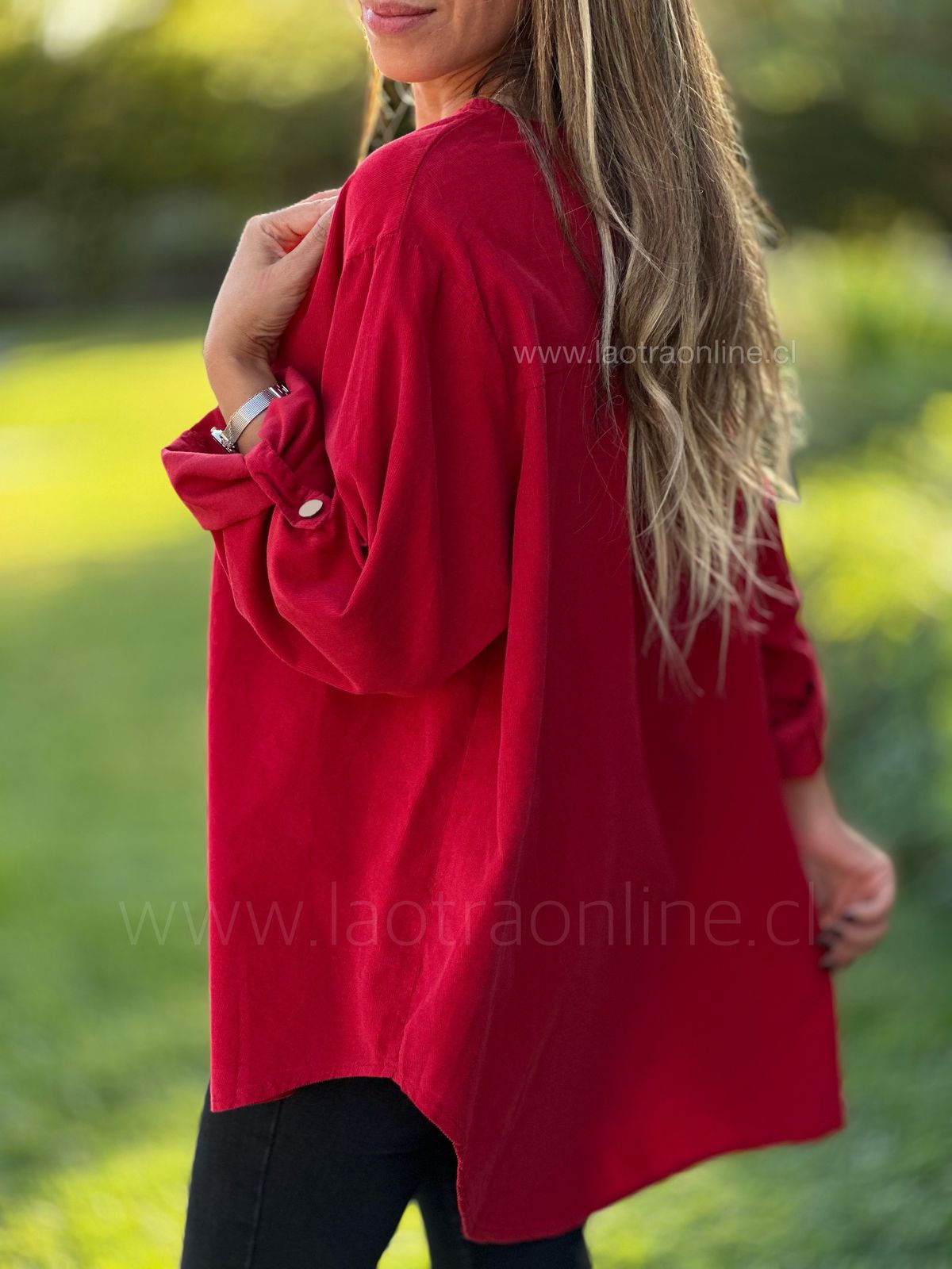 Blusa boton dorado rojo
