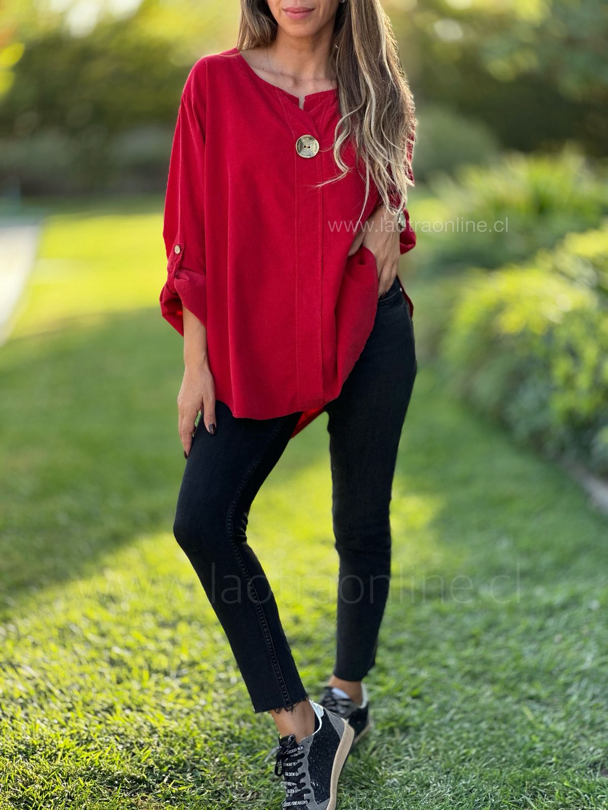 Blusa boton dorado rojo