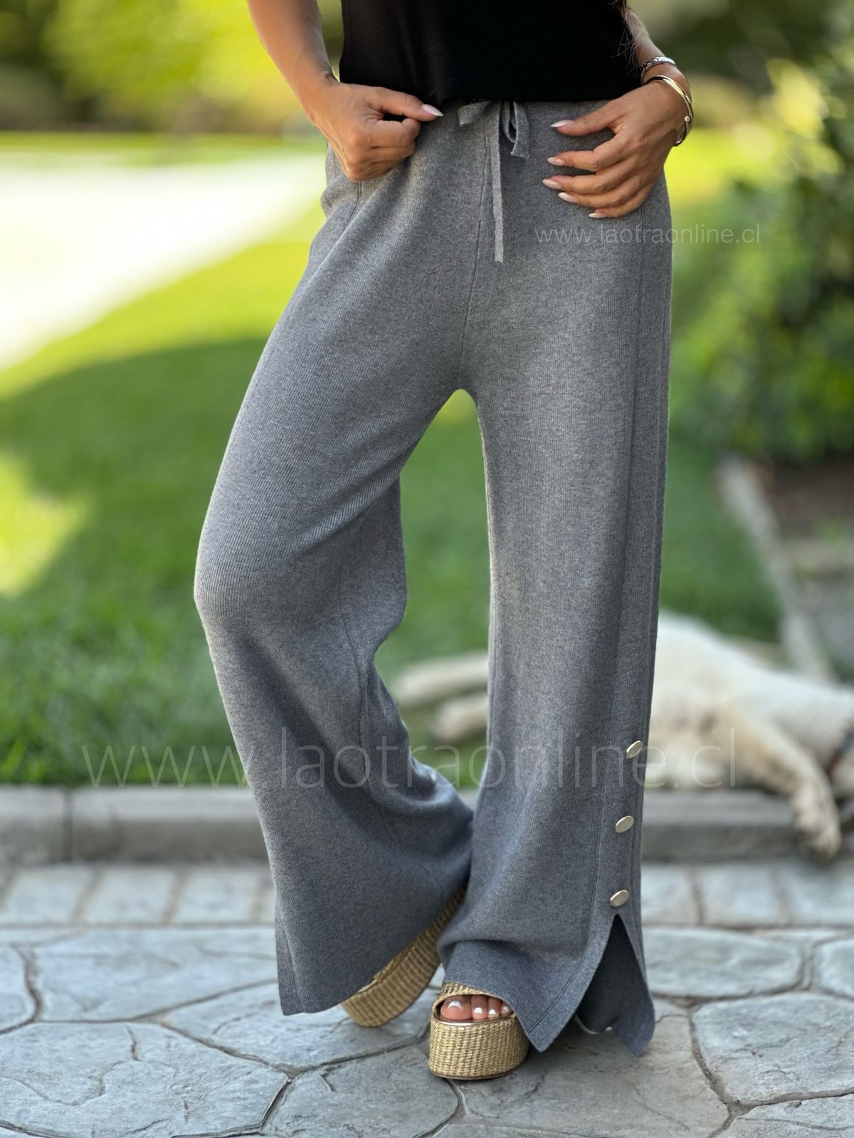 Pantalón Capri gris