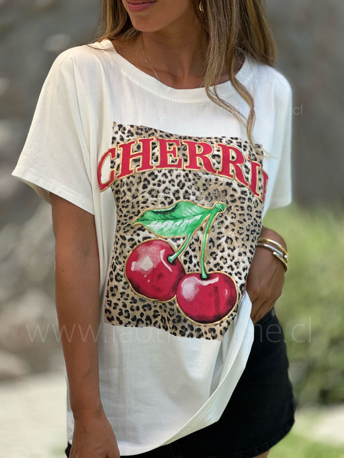 Polera Cherry blanco