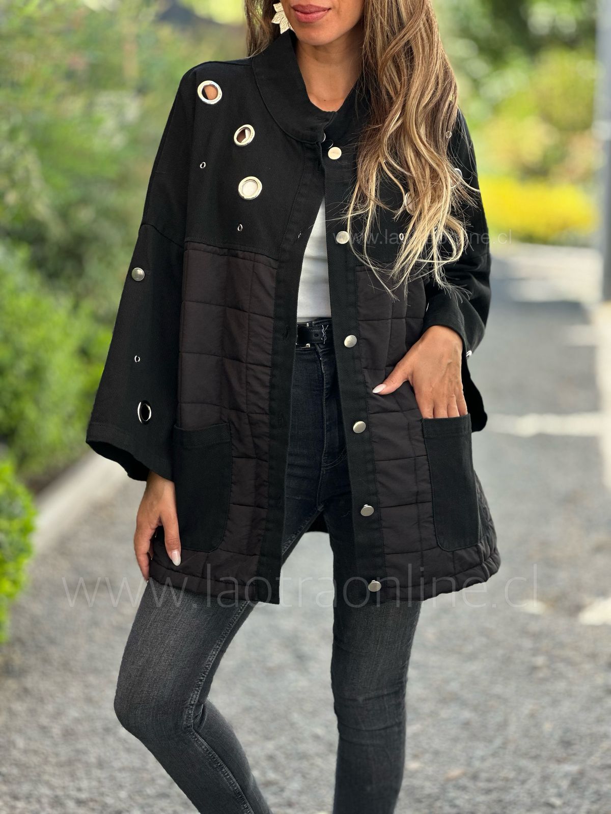 Chaqueta Ojetillos negro