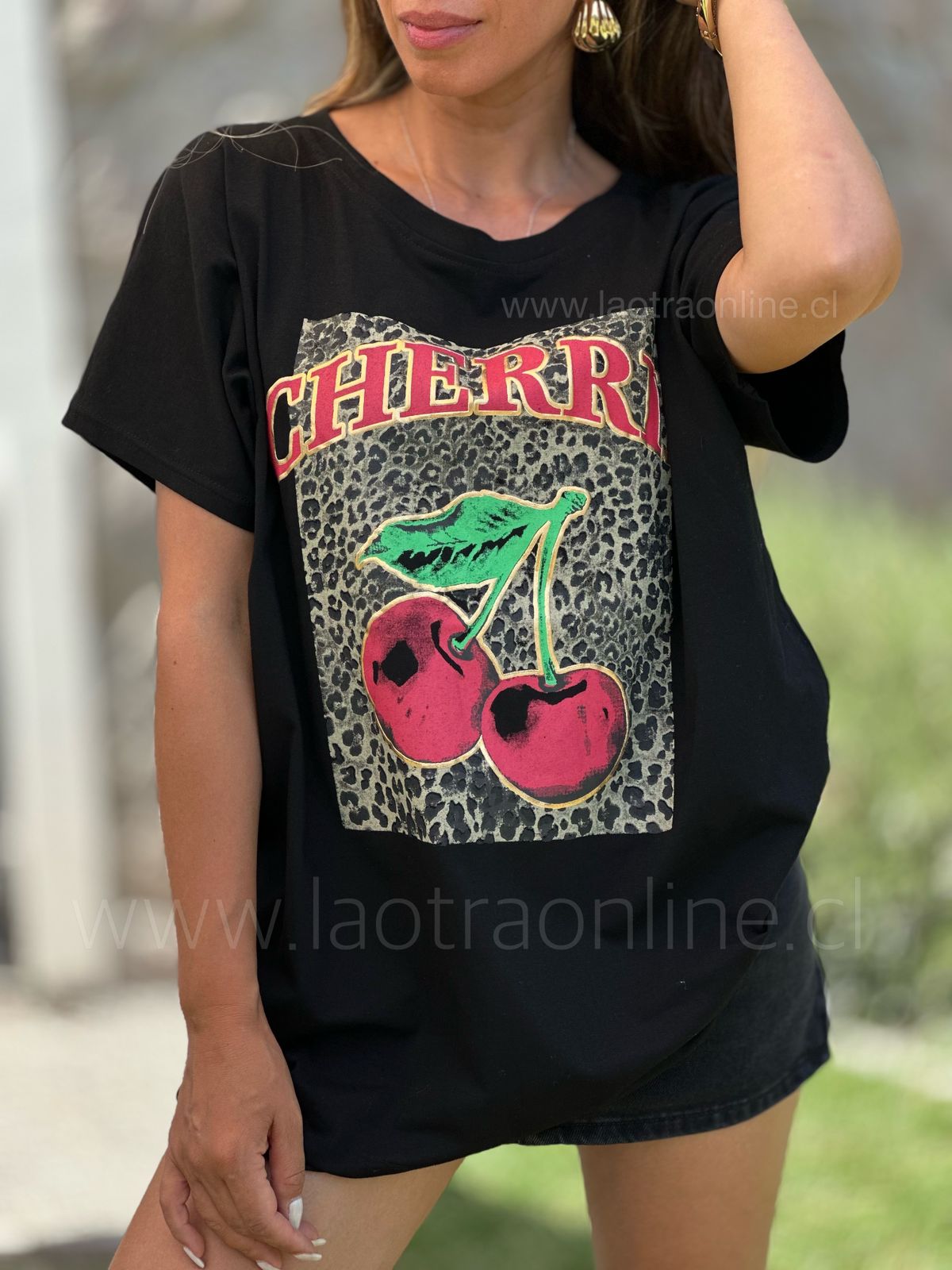 Polera Cherry negro