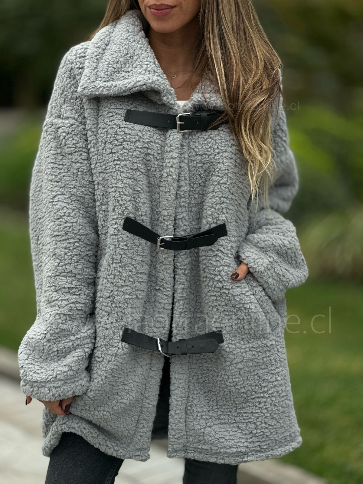 Abrigo Conquista gris