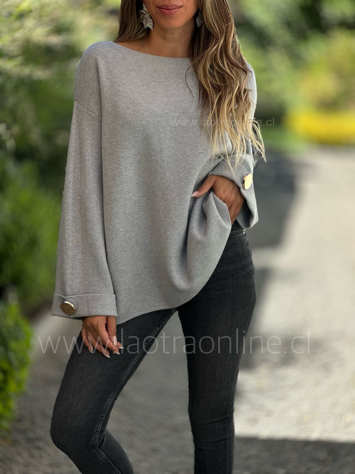 Sweater manga boton gris